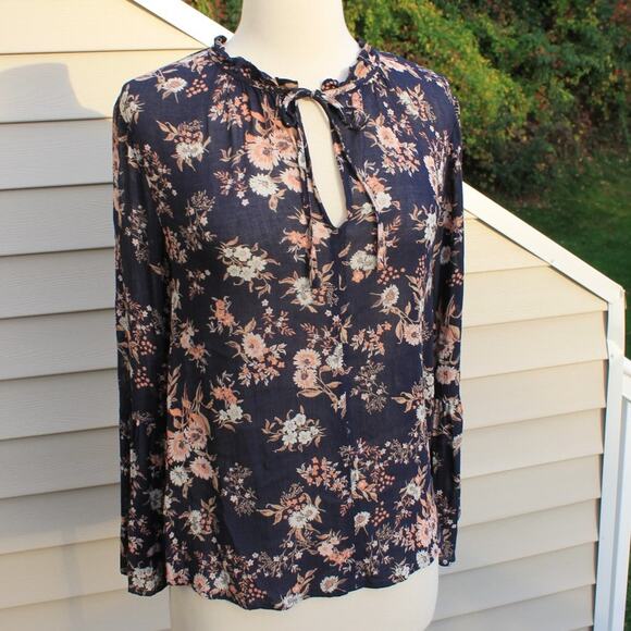 Lucky Brand Women's Blouse Floral Print Long Bell Sleeves Size Medium - Picture 2 of 14